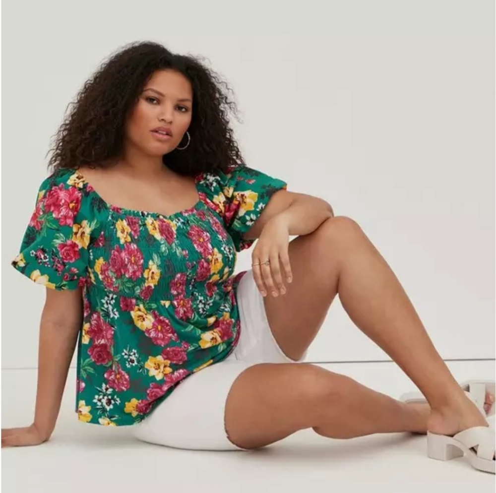Torrid Size 2 Green Floral Print Smocked Babydoll Puffed Sleeve Top